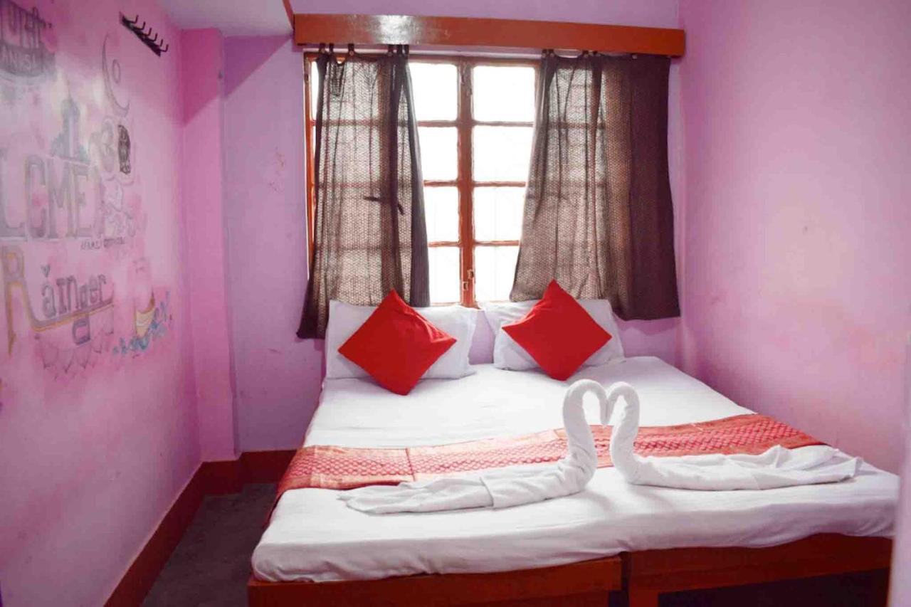 Family Guest House Varanasi Exterior photo